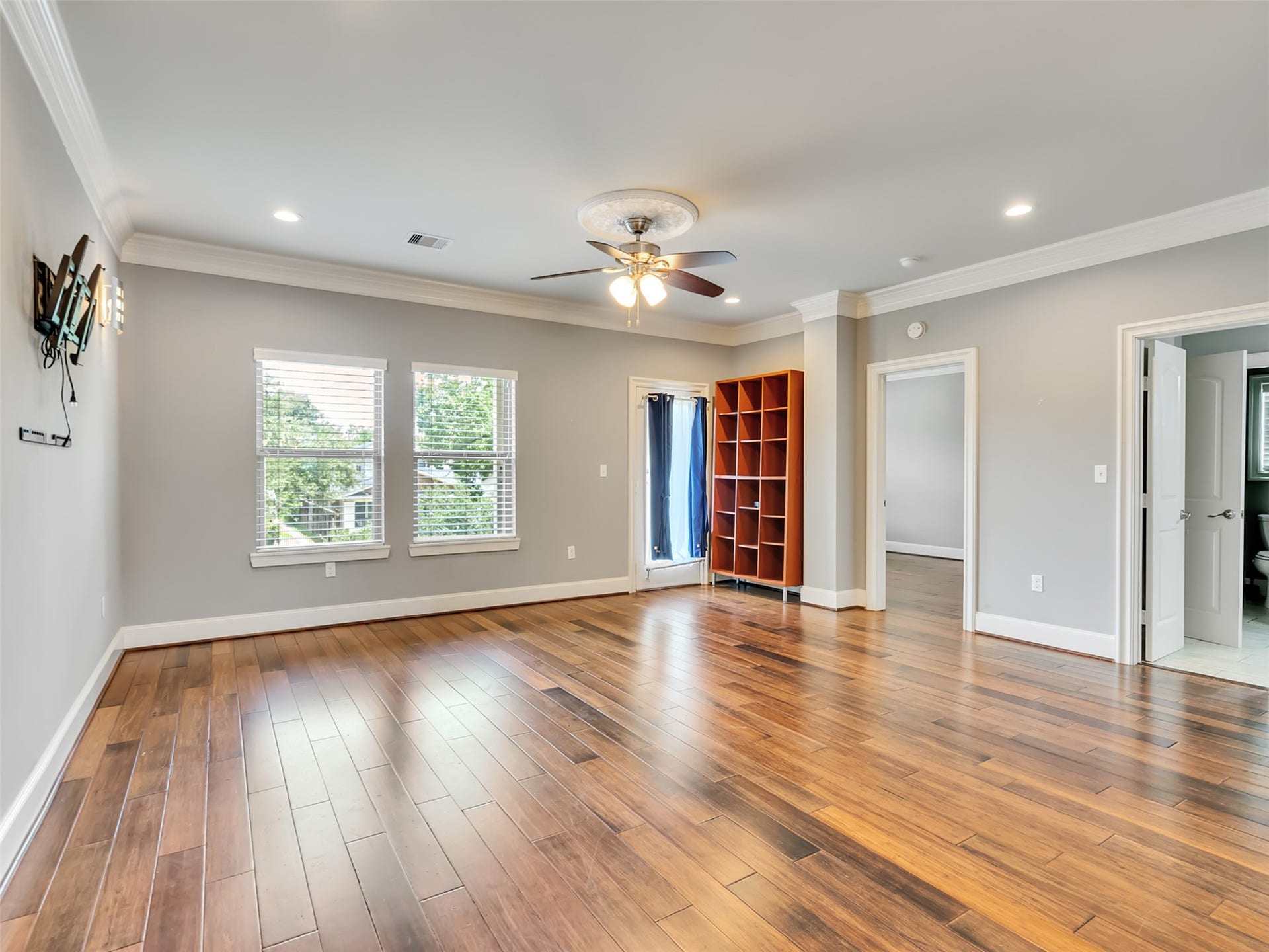 4708 McKinney Street, Houston, TX 77023 4708 McKinney Street, Houston, TX 77023