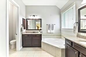 2209 Rocky Shores Lane, Pearland, TX 77089 Primary Bath