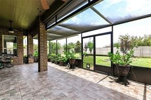 2209 Rocky Shores Lane, Pearland, TX 77089 Covered Porch with screens