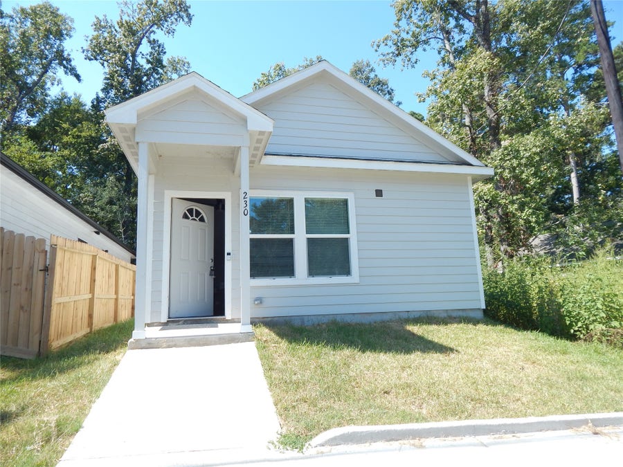 Property photo for 230 Northlawn, Montgomery, TX