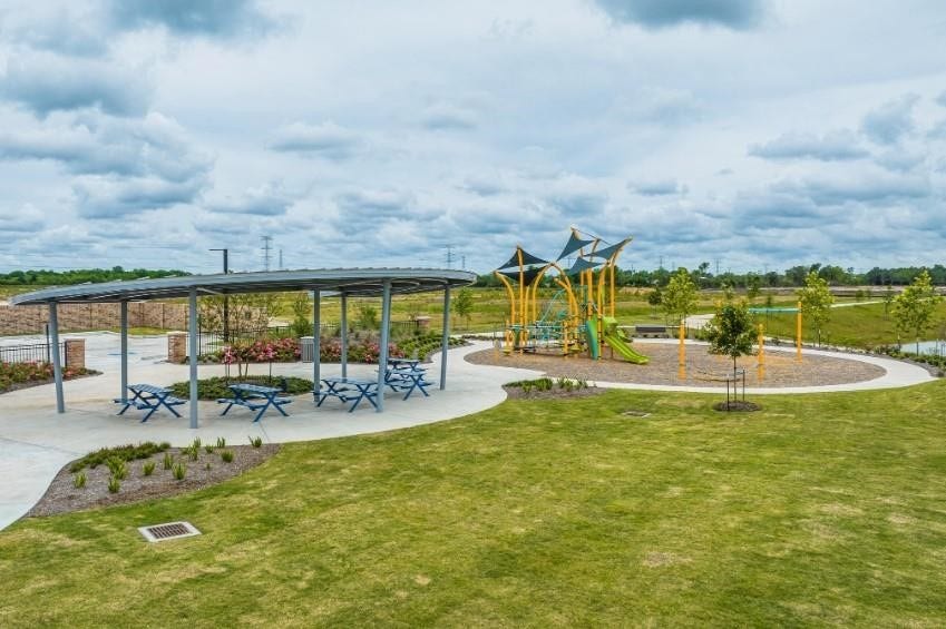 3107 Savannah Rose Drive, Angleton, TX 77515