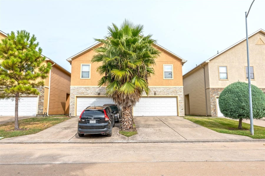 Property photo for 15426 Addicks Stone Drive, #3B, Houston, TX