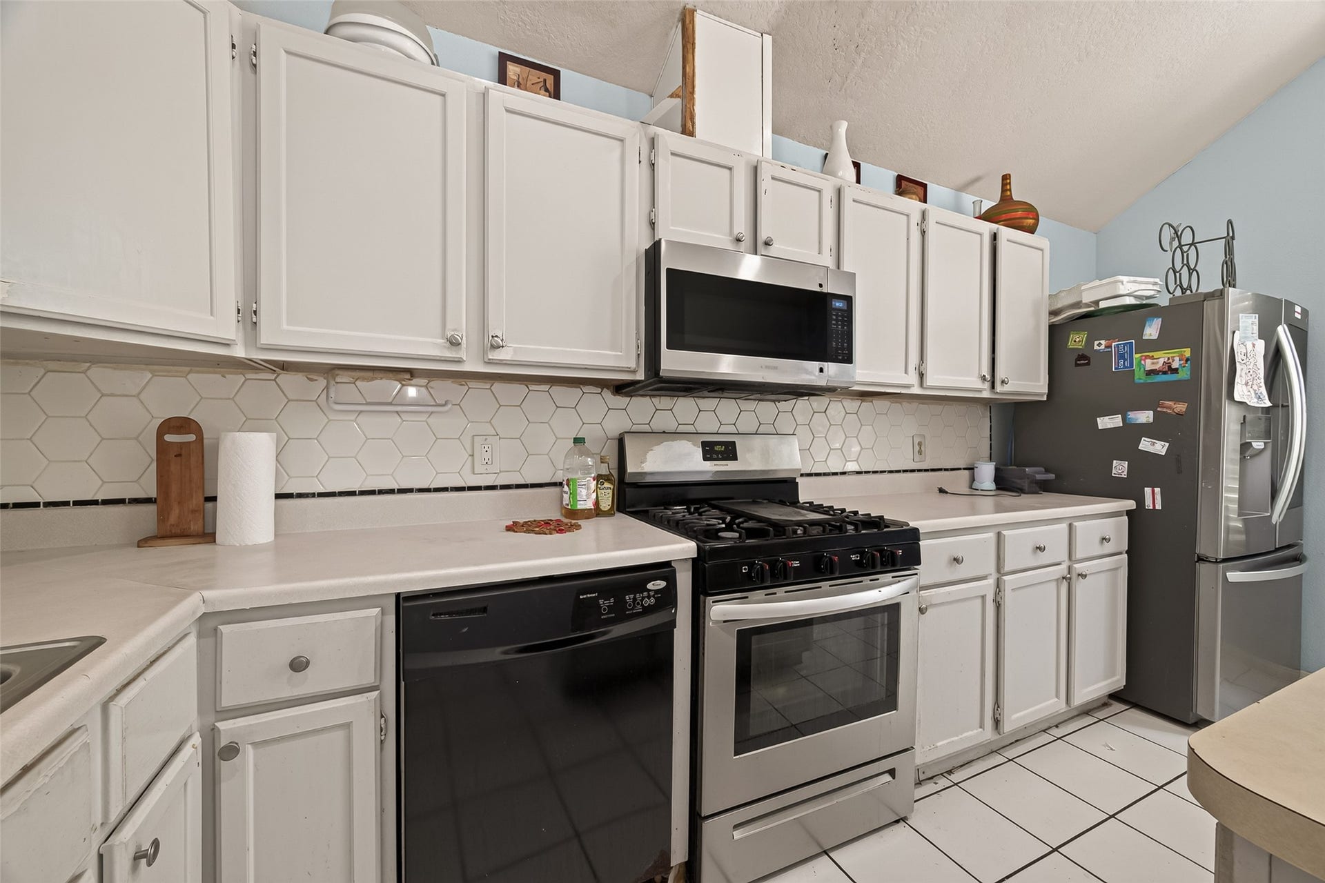 3002 Overland Trail, Dickinson, TX 77539 3002 Overland Trail, Dickinson, TX 77539