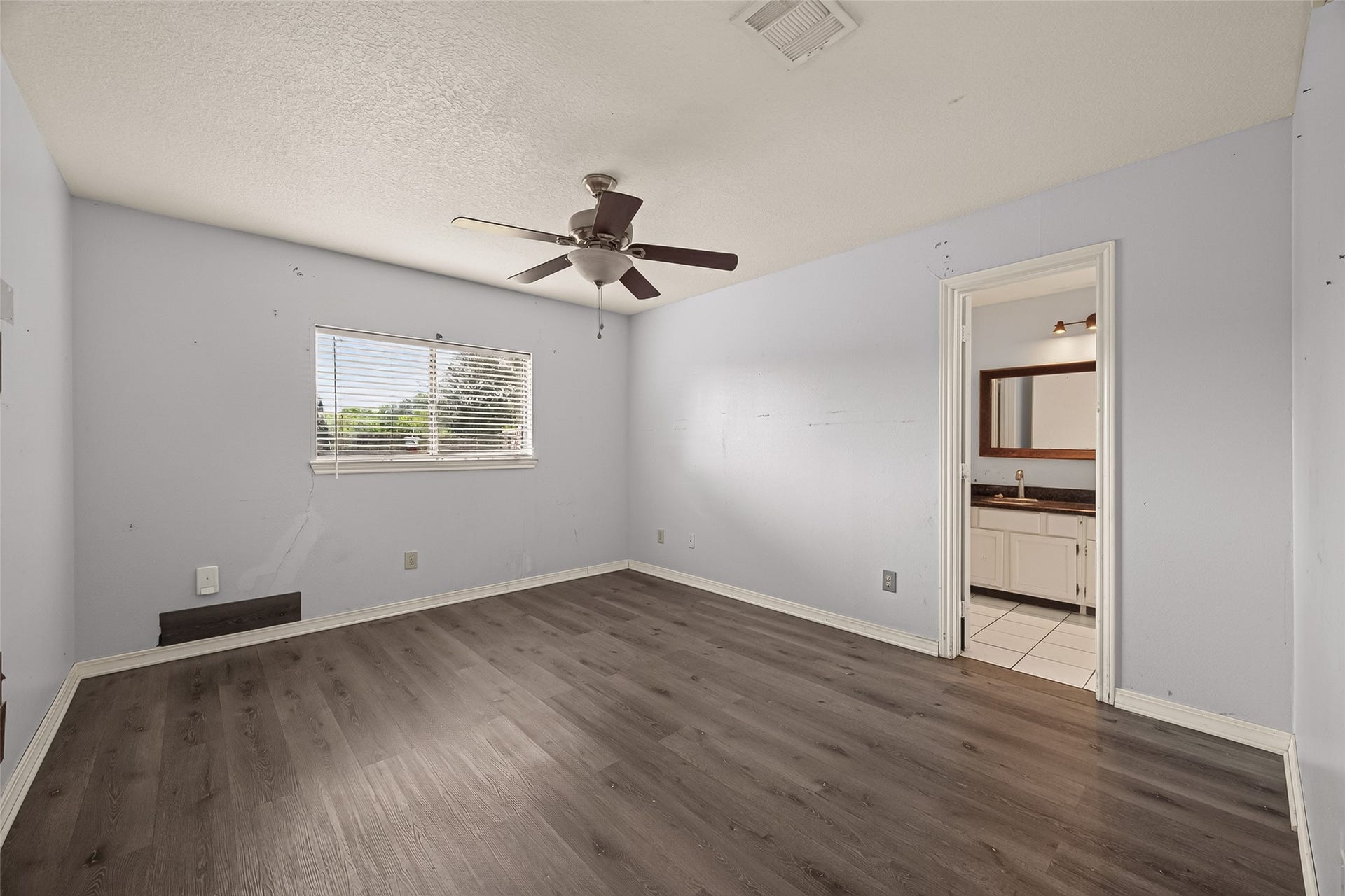 3002 Overland Trail, Dickinson, TX 77539 3002 Overland Trail, Dickinson, TX 77539