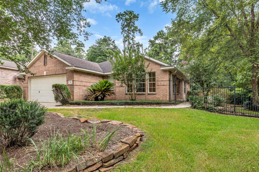 Property photo for 43 Hermit Thrush Place, The Woodlands, TX