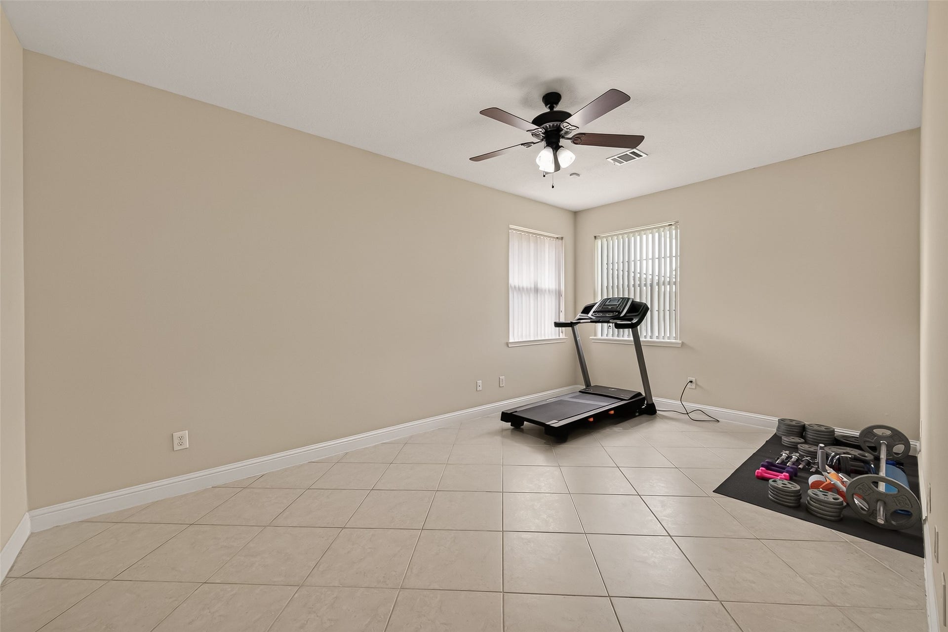 2002 Thorncrest Court, Sugar Land, TX 77479 Living Area Currently Used as a Private Home Gym