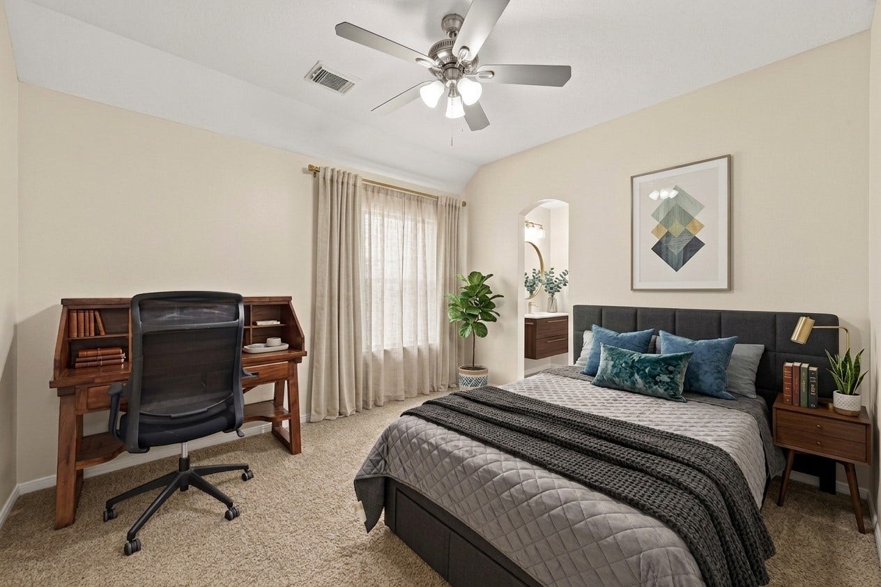 2002 Thorncrest Court, Sugar Land, TX 77479 Same room Virrual Staged.