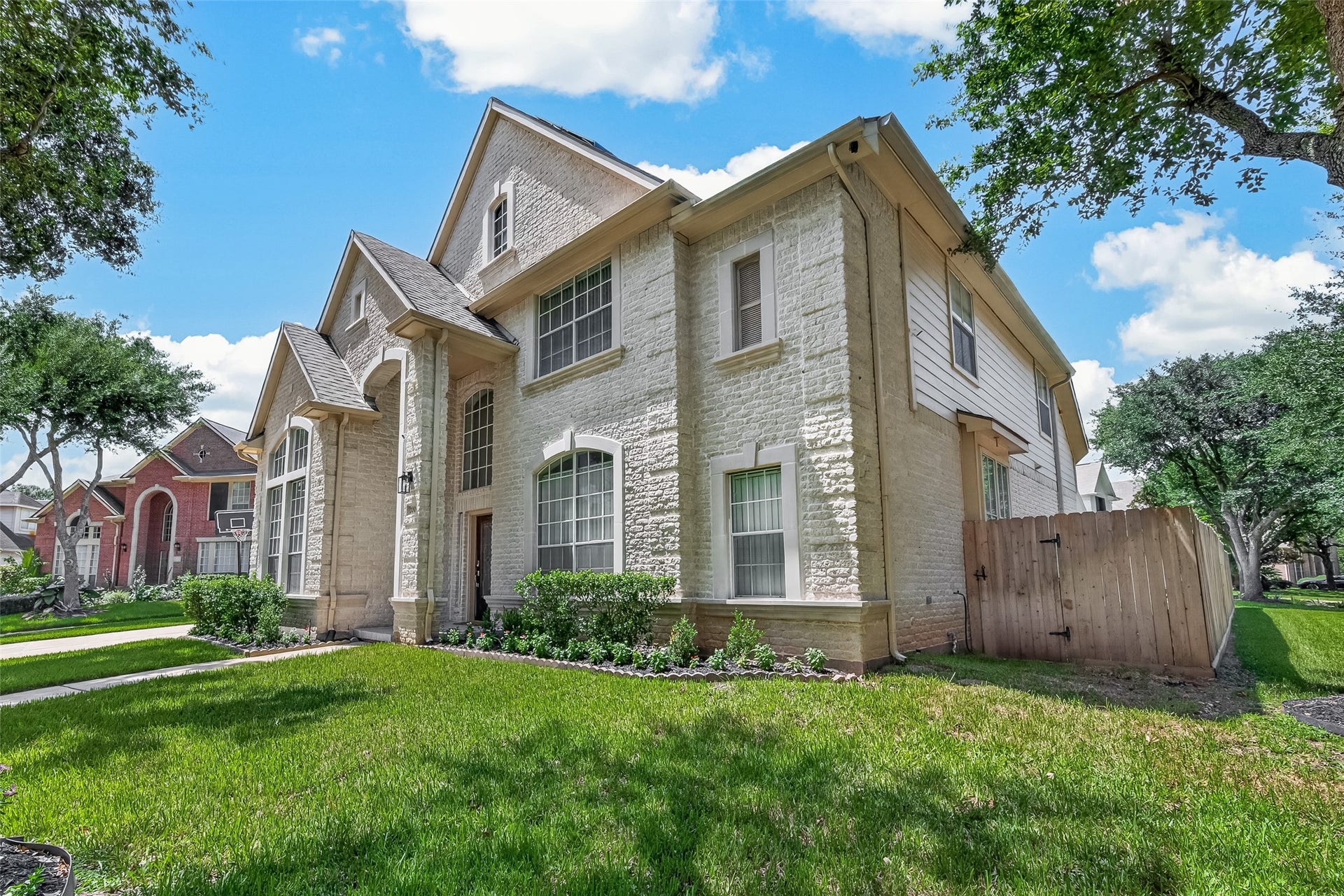 2002 Thorncrest Court, Sugar Land, TX 77479 2002 Thorncrest Court, Sugar Land, TX 77479