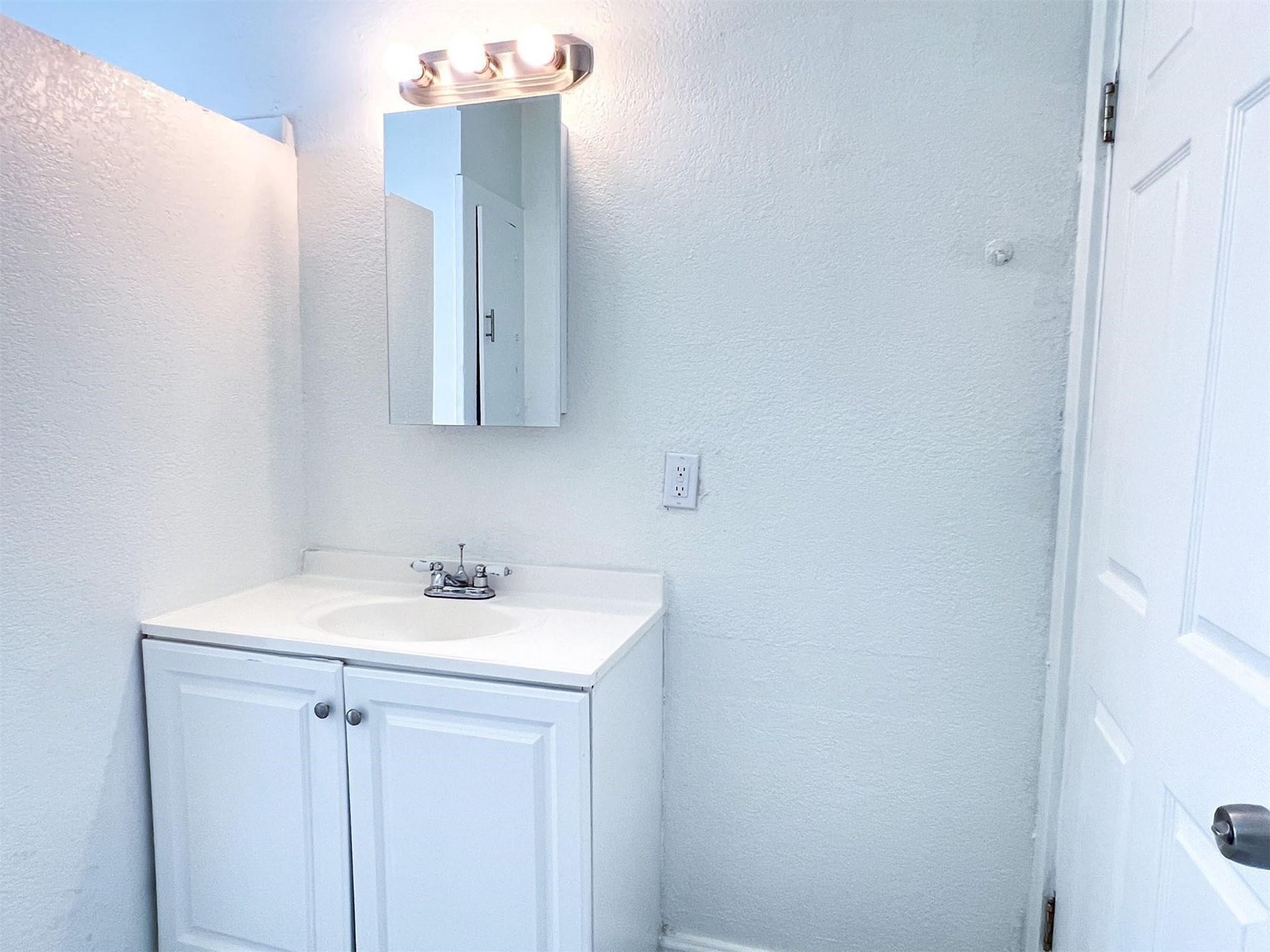 11 Norwood Street, #1, Houston, TX 77011 11 Norwood Street, #1, Houston, TX 77011
