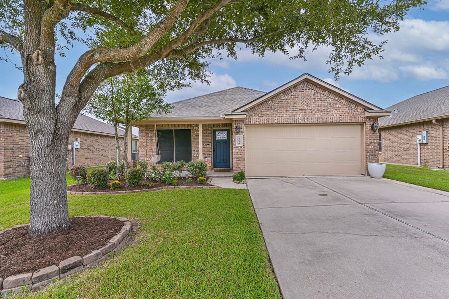 Property photo for 3118 Cambridge Meadows Lane, League City, TX