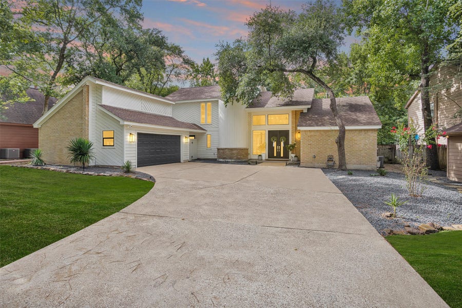 Property photo for 6 Cape Chestnut Drive, The Woodlands, TX