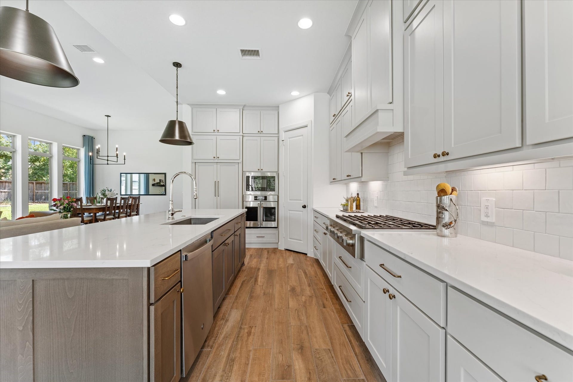 607 Starlit Sky Court, Willis, TX 77318 GE Cafe French door smart convection + air fryer