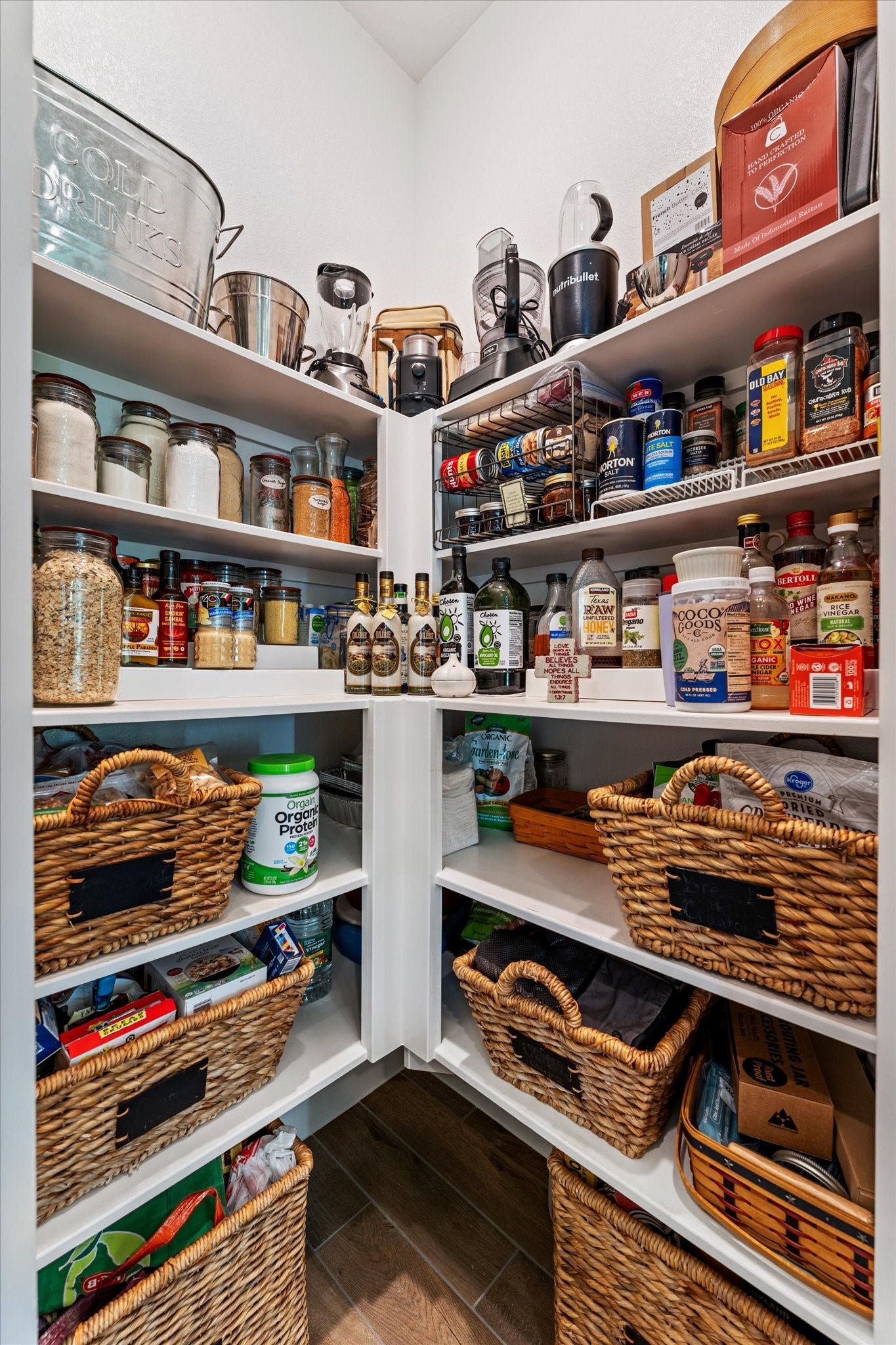 607 Starlit Sky Court, Willis, TX 77318 Generous walk-in pantry with automatic entry light