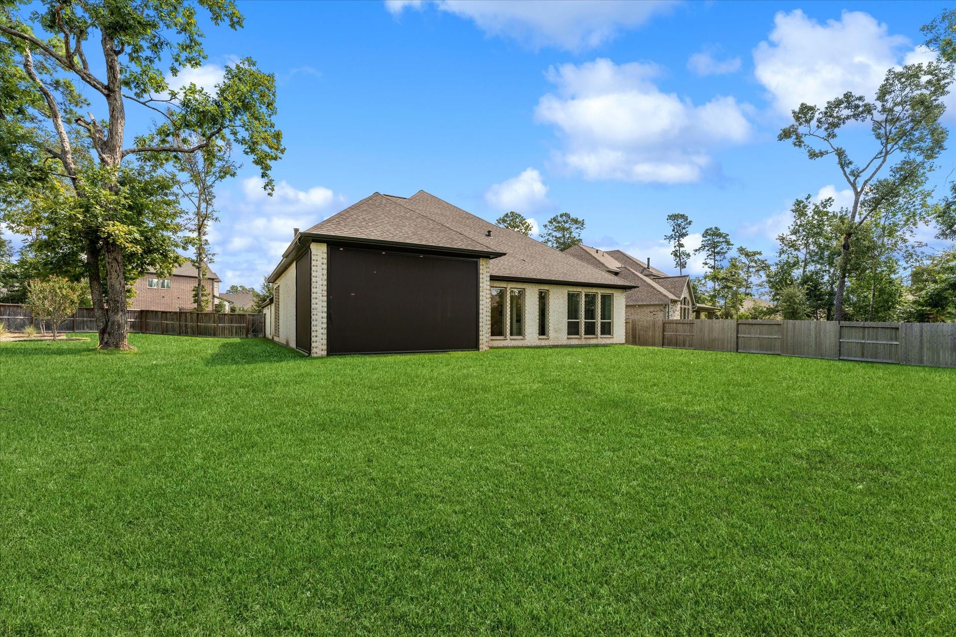 607 Starlit Sky Court, Willis, TX 77318 View with screens down