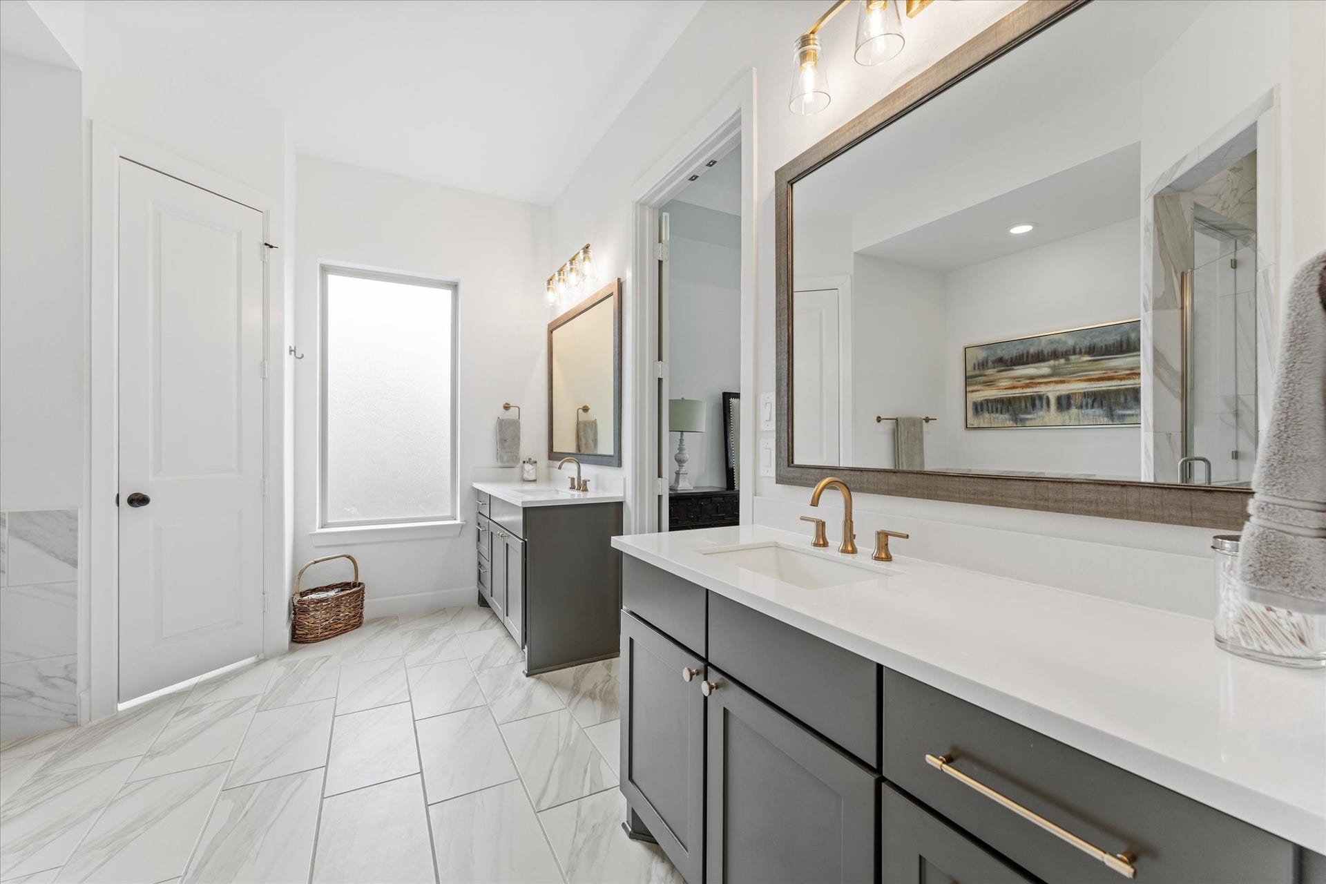 607 Starlit Sky Court, Willis, TX 77318 Beautiful spa-like primary bath