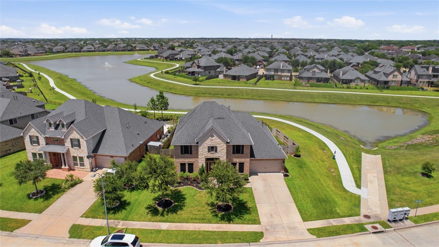 Property photo for 9519 Wheatfield Lane, Rosenberg, TX