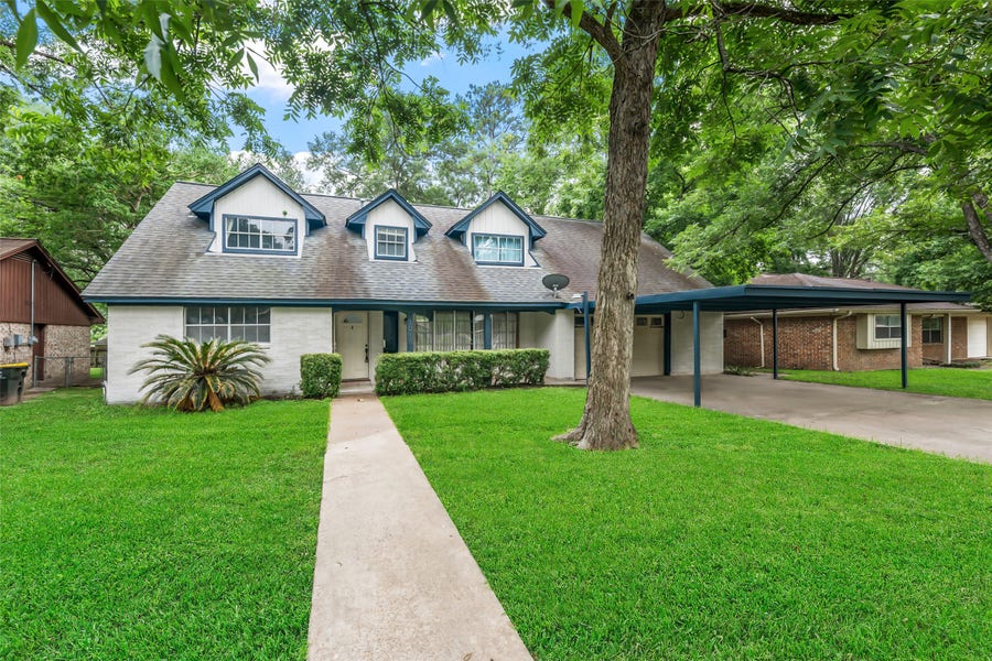 Property photo for 1013 Stevens Avenue, Conroe, TX