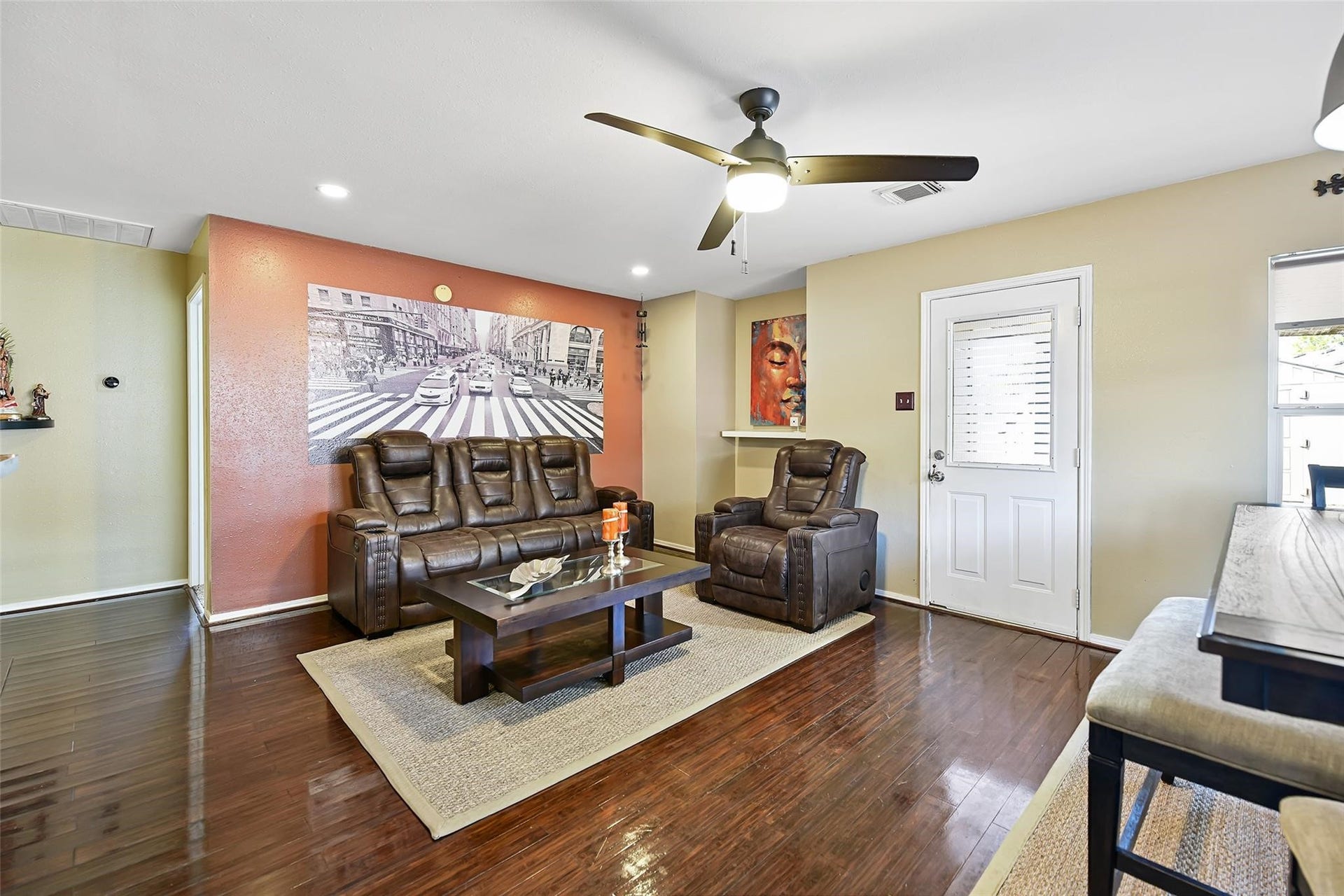 18114 Hanover Glen Lane, Richmond, TX 77407 View of the living room before the recent neutral paint