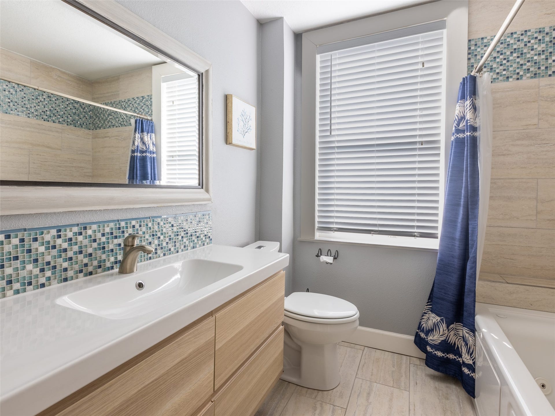 1817 Avenue O, Galveston, TX 77550 Bathroom with tub?shower combo