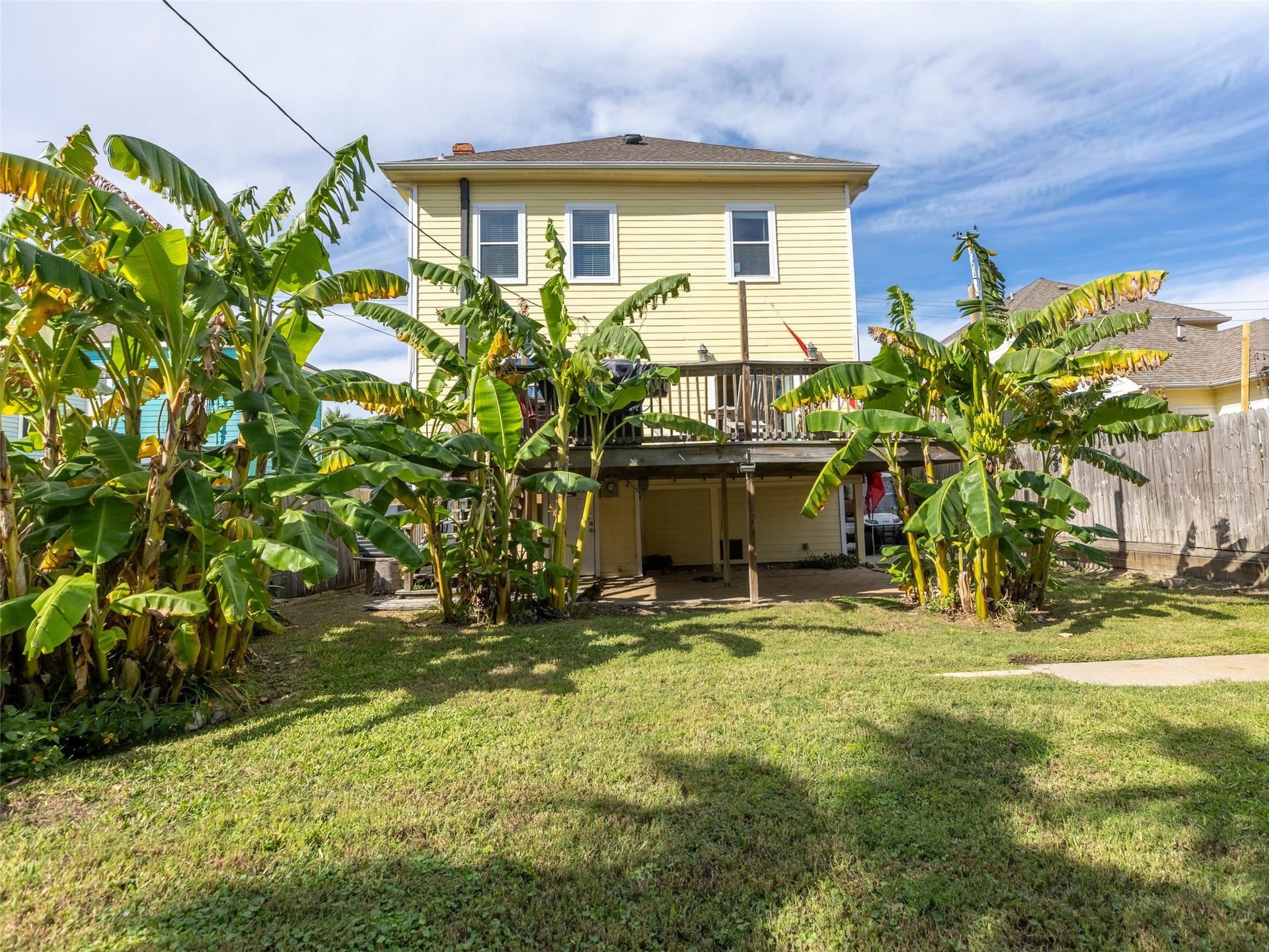 1817 Avenue O, Galveston, TX 77550 Back door patio