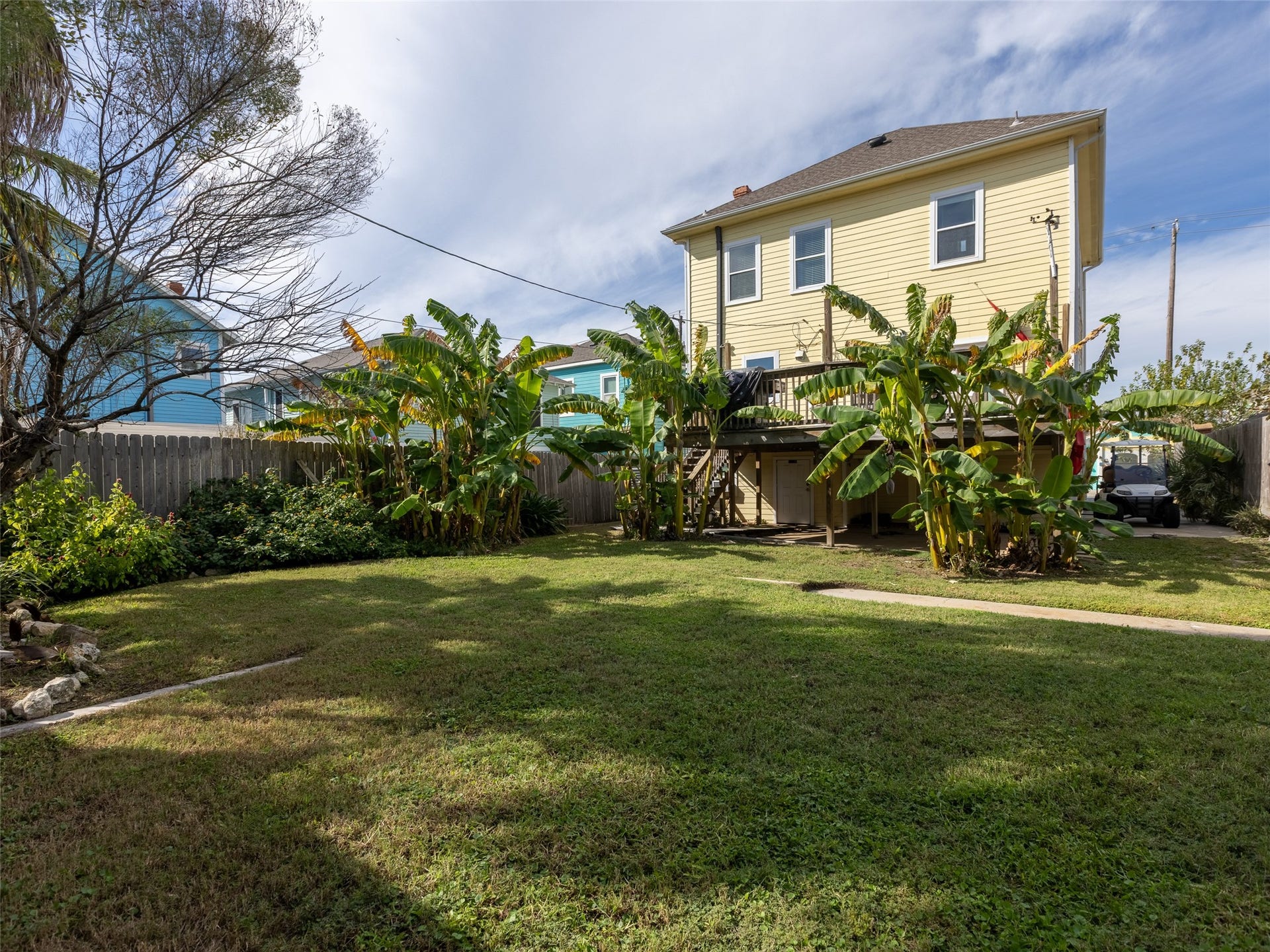 1817 Avenue O, Galveston, TX 77550 Large private backdoor patio