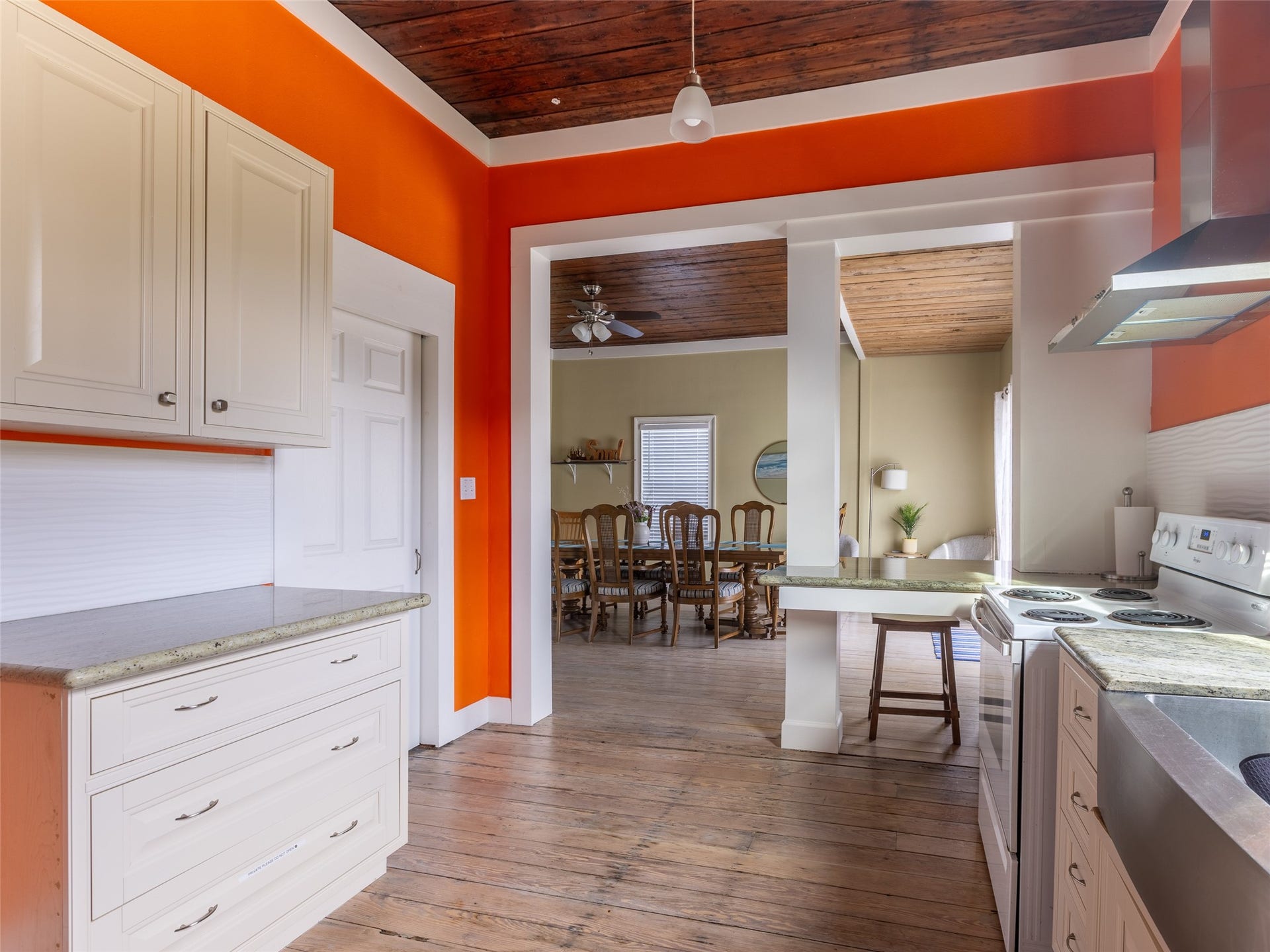 1817 Avenue O, Galveston, TX 77550 Coastal kitchen