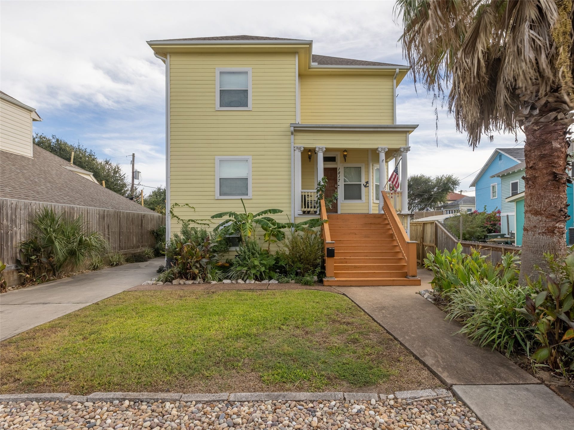 1817 Avenue O, Galveston, TX 77550 Front House