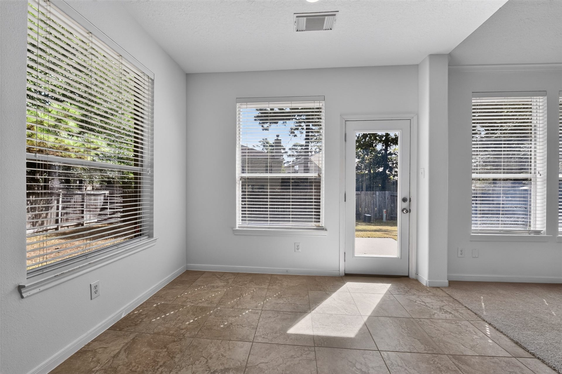 3 W Archwyck Circle, The Woodlands, TX 77382 3 W Archwyck Circle, The Woodlands, TX 77382