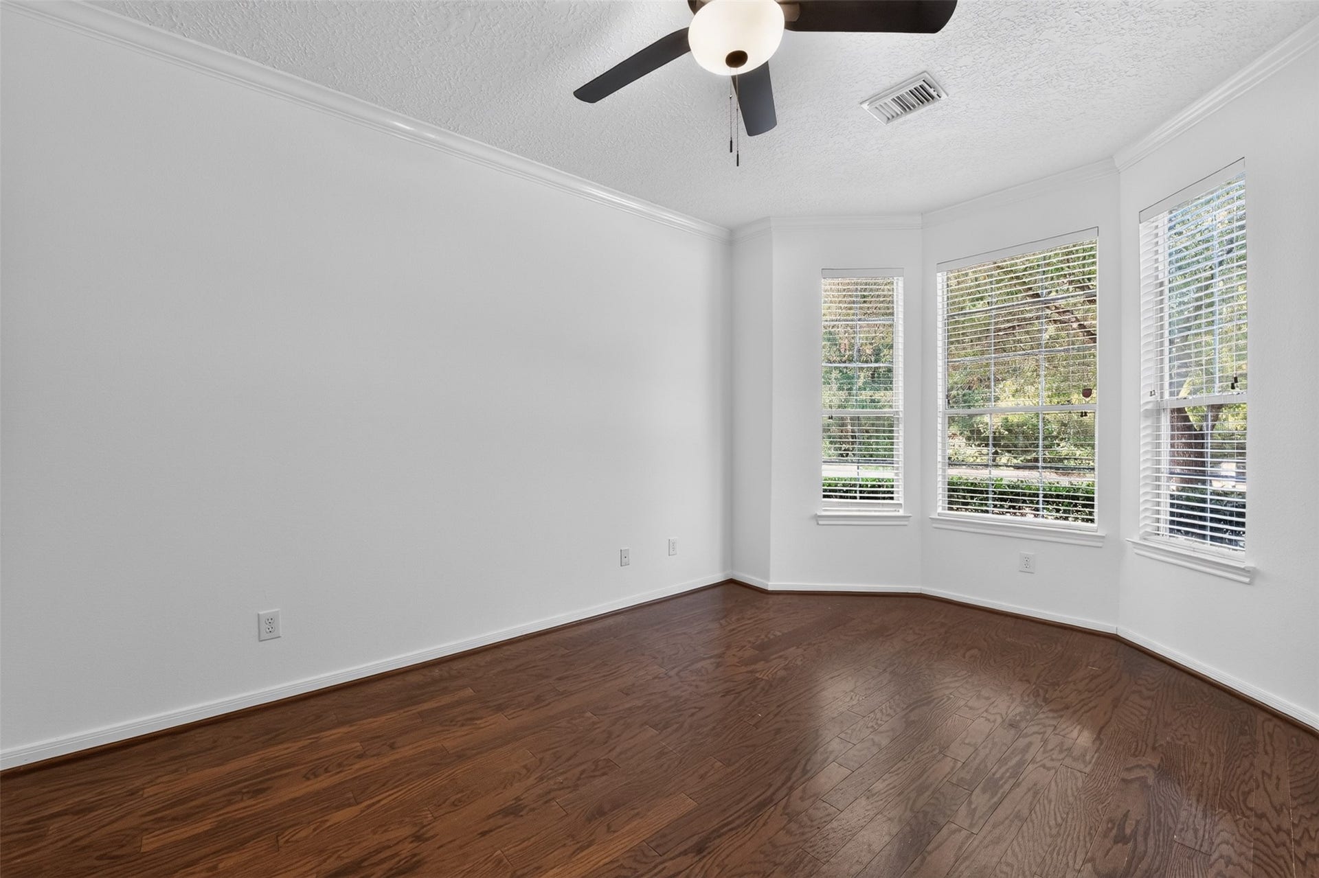 3 W Archwyck Circle, The Woodlands, TX 77382 3 W Archwyck Circle, The Woodlands, TX 77382