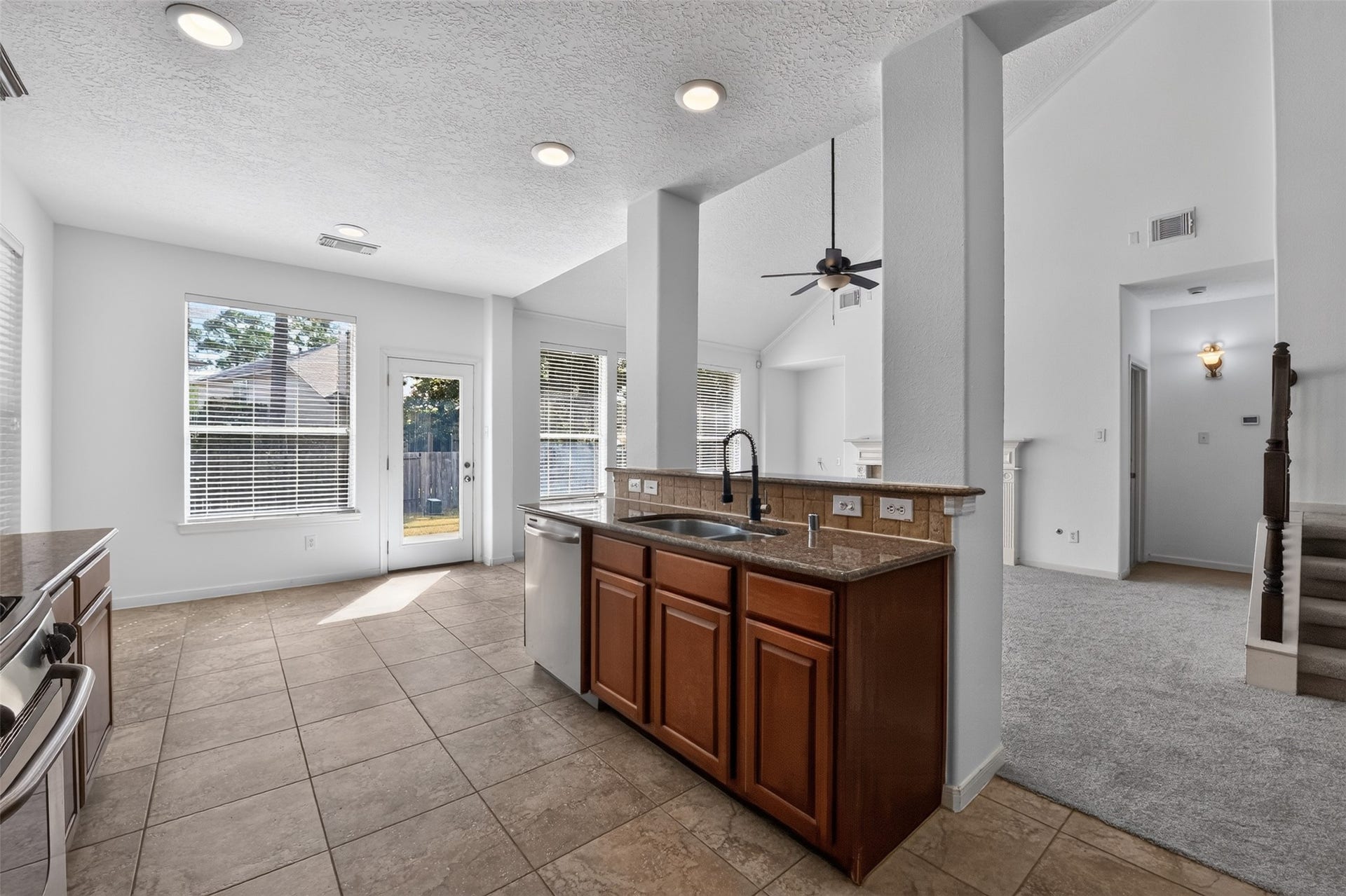 3 W Archwyck Circle, The Woodlands, TX 77382 3 W Archwyck Circle, The Woodlands, TX 77382