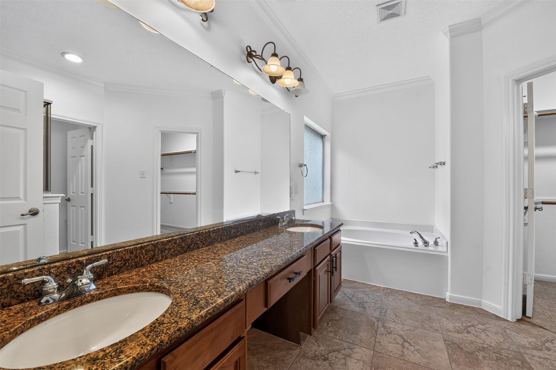3 W Archwyck Circle, The Woodlands, TX 77382 3 W Archwyck Circle, The Woodlands, TX 77382