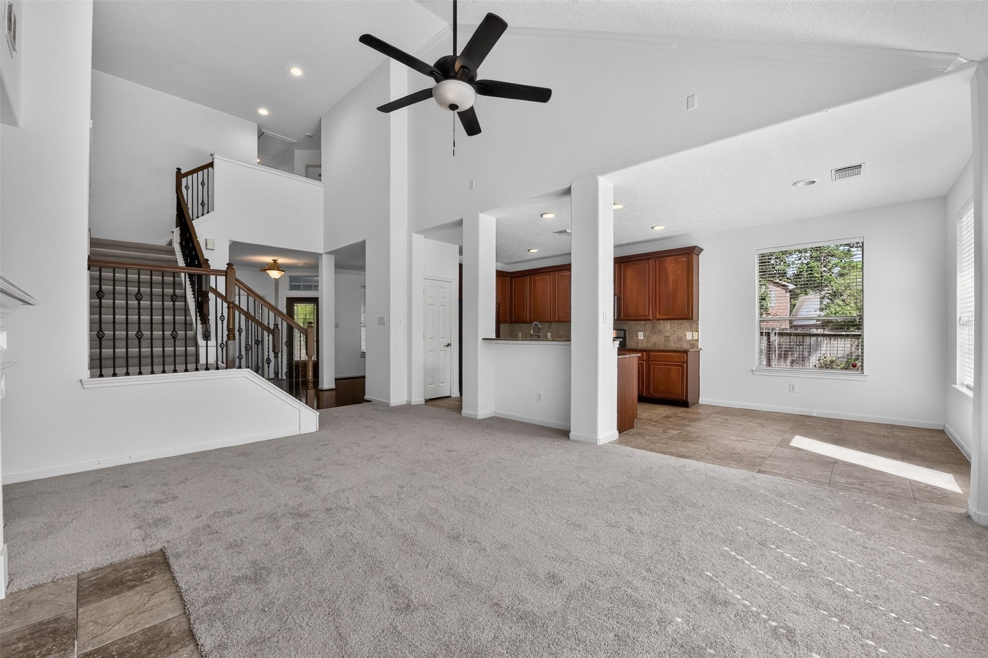 3 W Archwyck Circle, The Woodlands, TX 77382 3 W Archwyck Circle, The Woodlands, TX 77382
