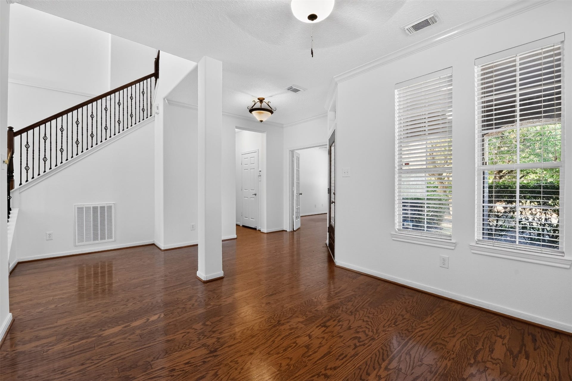 3 W Archwyck Circle, The Woodlands, TX 77382 3 W Archwyck Circle, The Woodlands, TX 77382