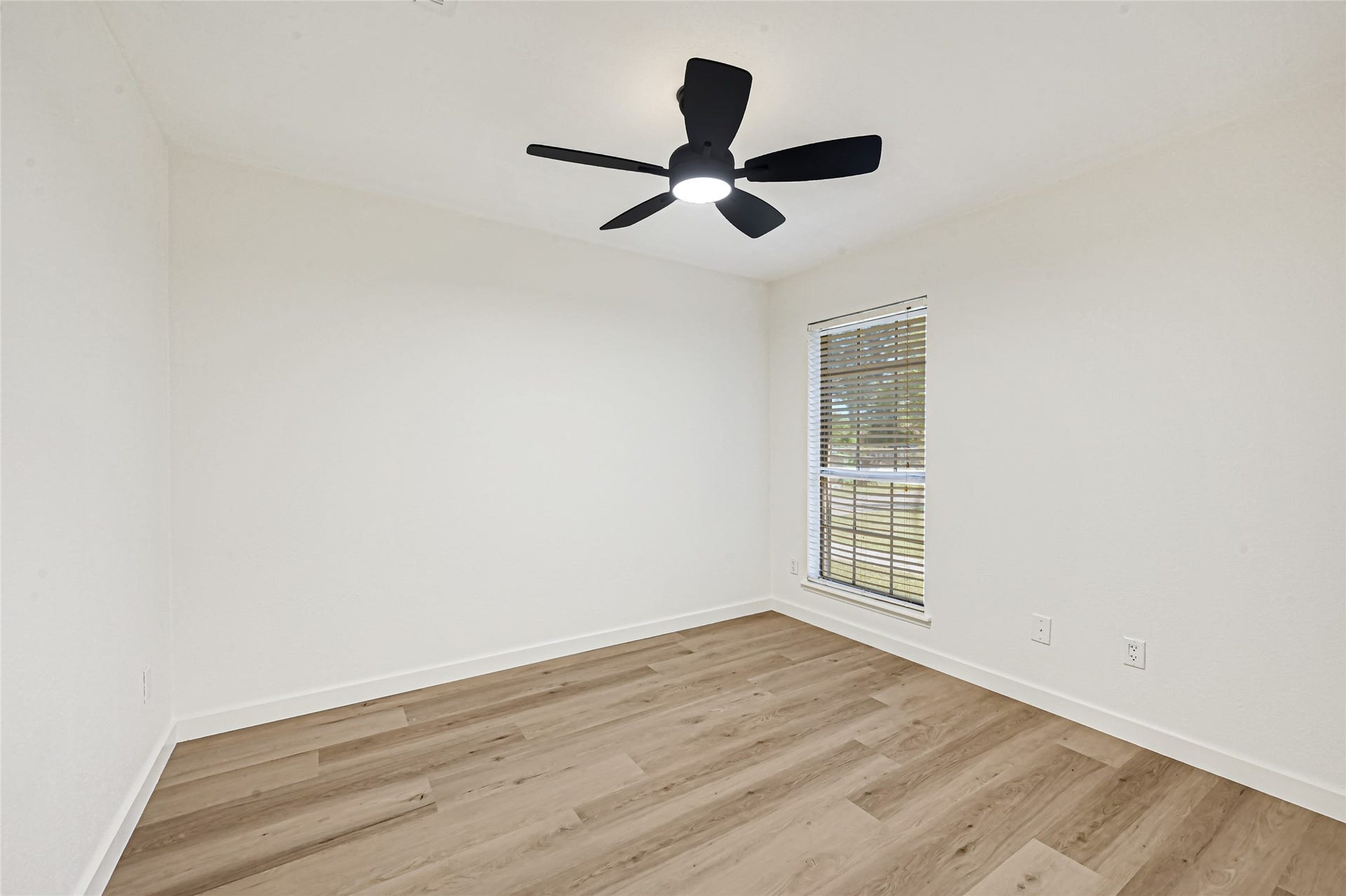 3225 Bostic Street, Houston, TX 77093 3225 Bostic Street, Houston, TX 77093
