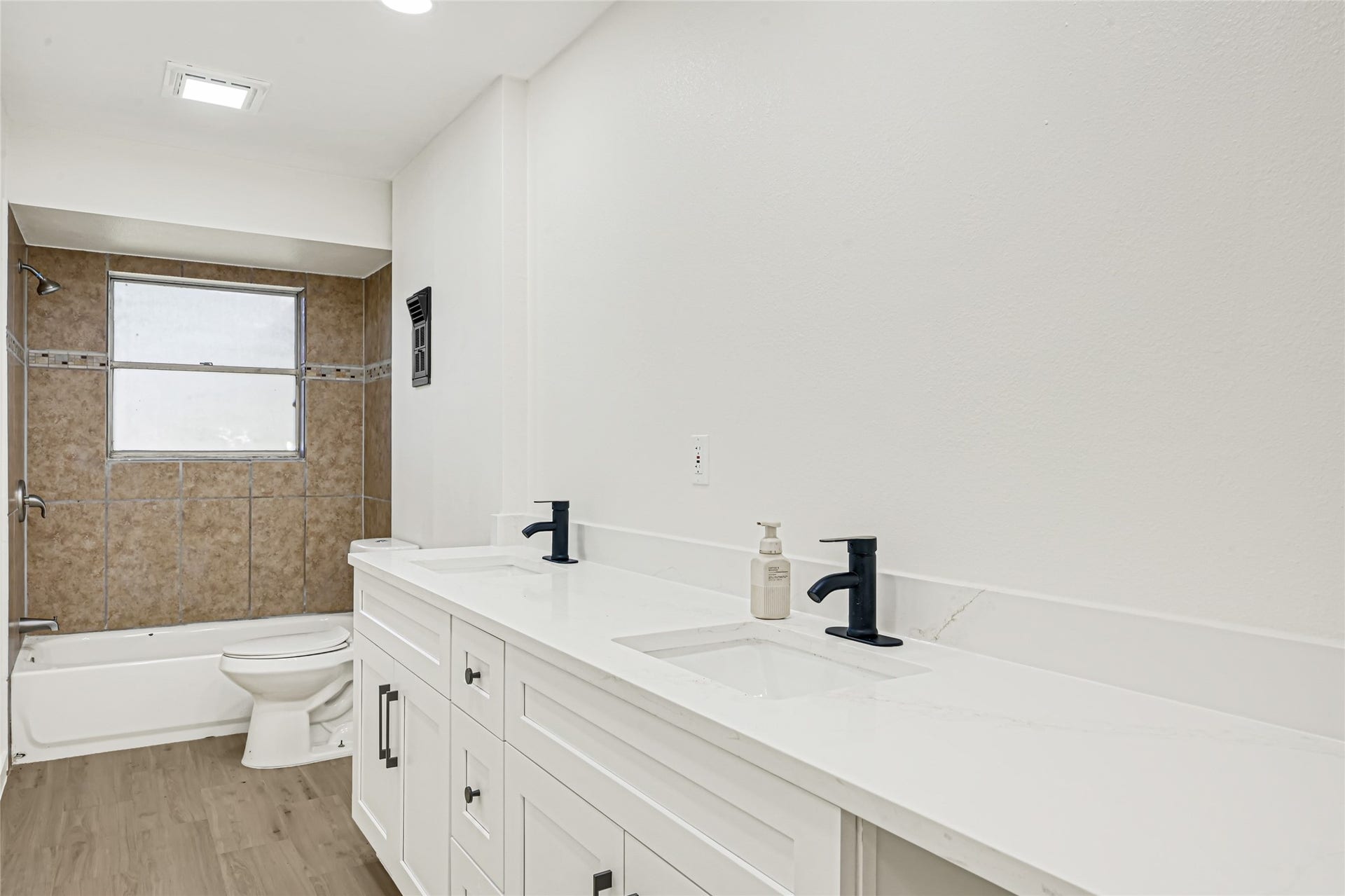3225 Bostic Street, Houston, TX 77093 3225 Bostic Street, Houston, TX 77093