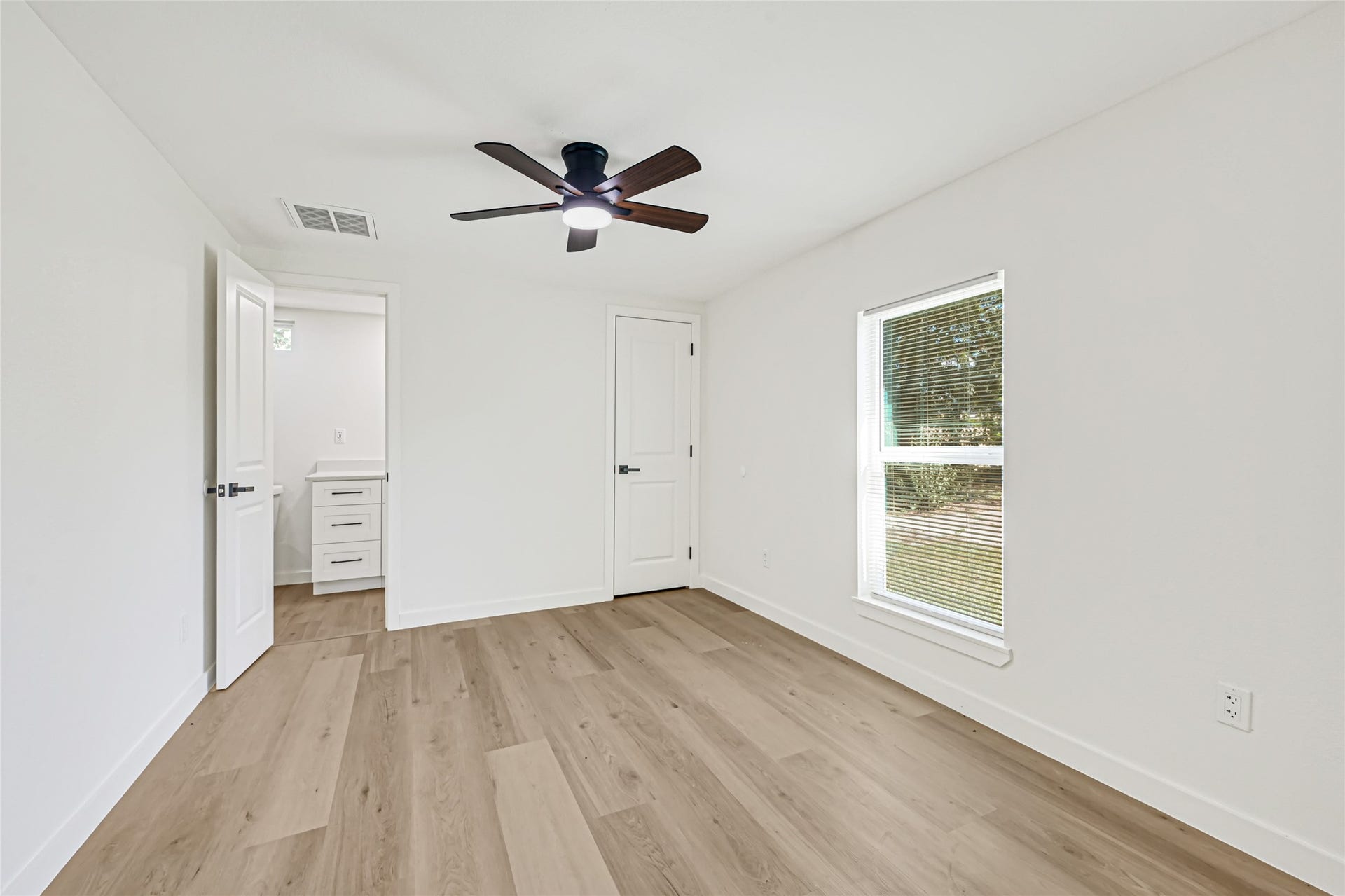 3225 Bostic Street, Houston, TX 77093 3225 Bostic Street, Houston, TX 77093