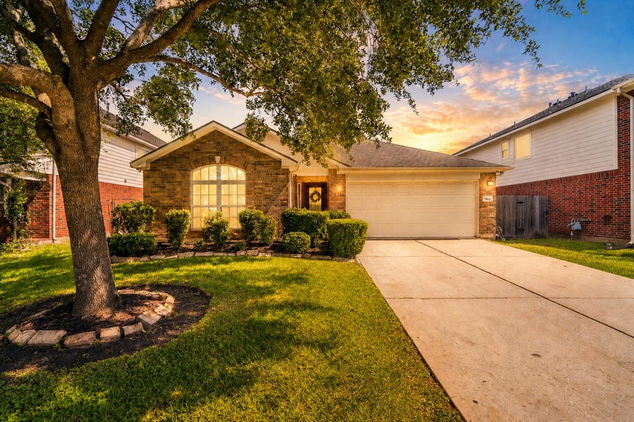 Property photo for 2618 Los Alamos Circle, Deer Park, TX