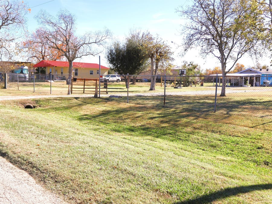 Property photo for 634 S Paloma Drive, Rosharon, TX