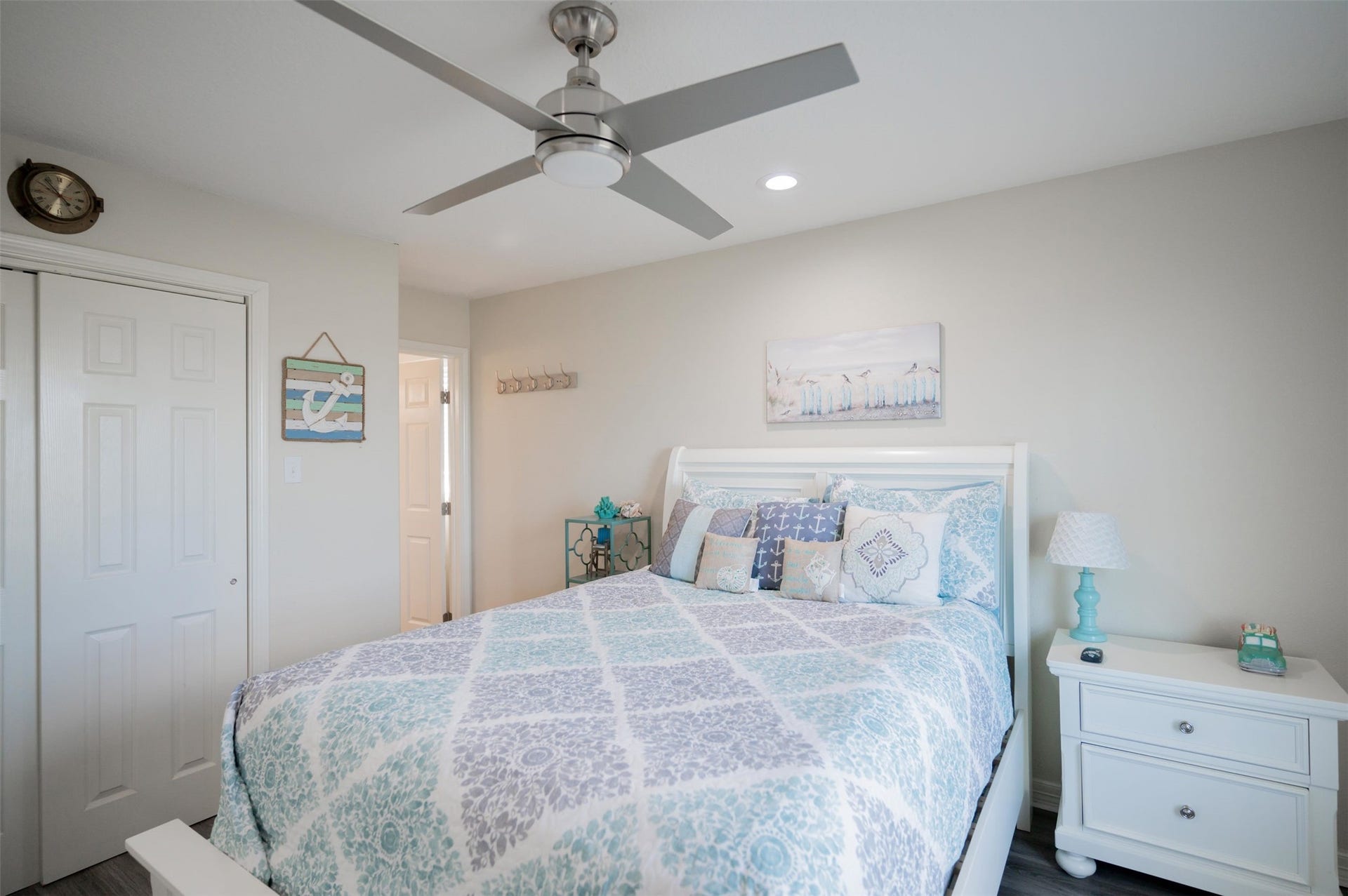Bright and simple sleeping space