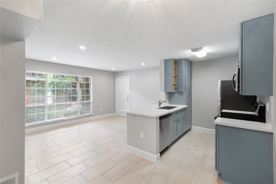 Property photo for 2201 Fountain View Drive, #47, Houston, TX