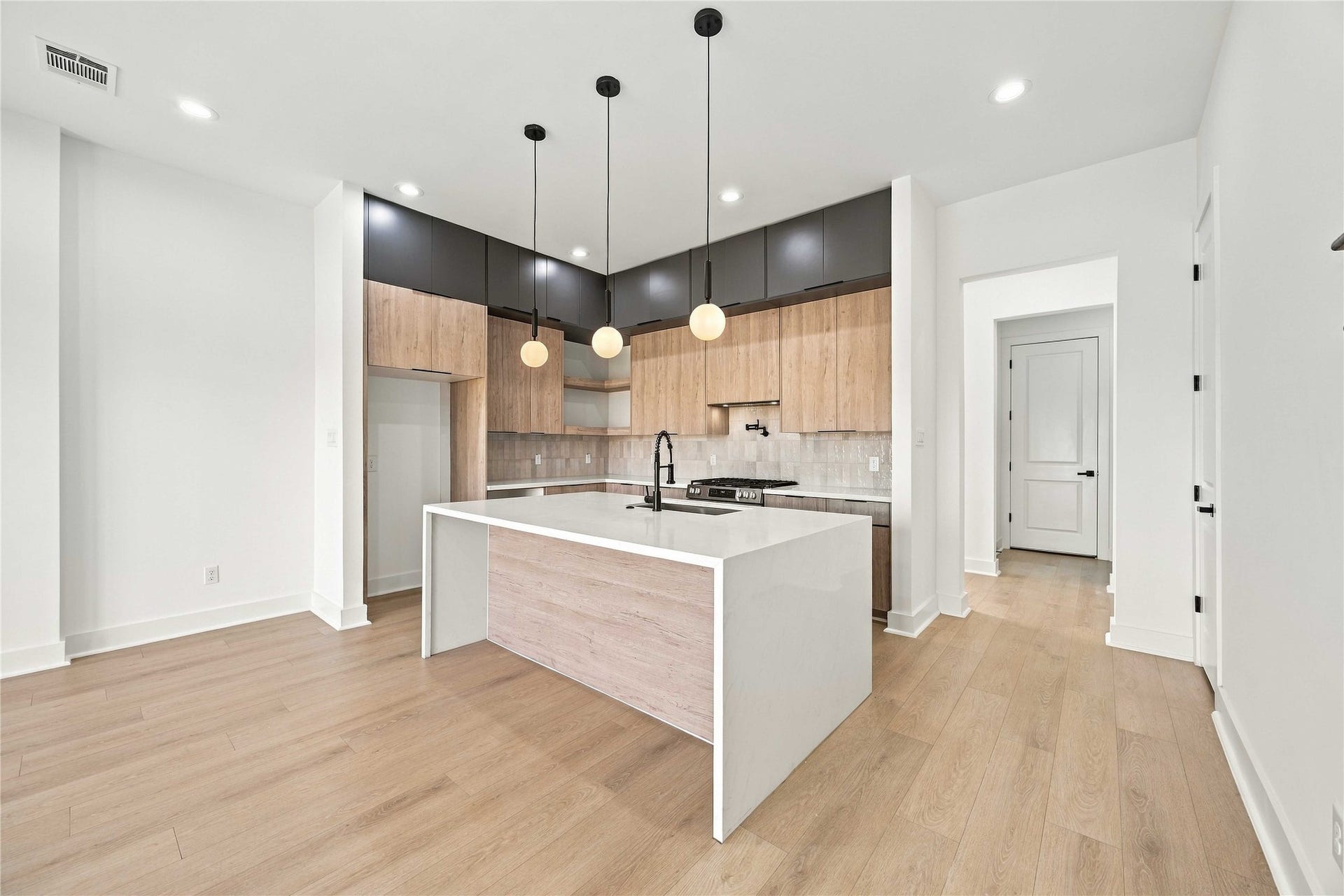 1414 Copeland Street, #A, Houston, TX 77020 1414 Copeland Street, #A, Houston, TX 77020
