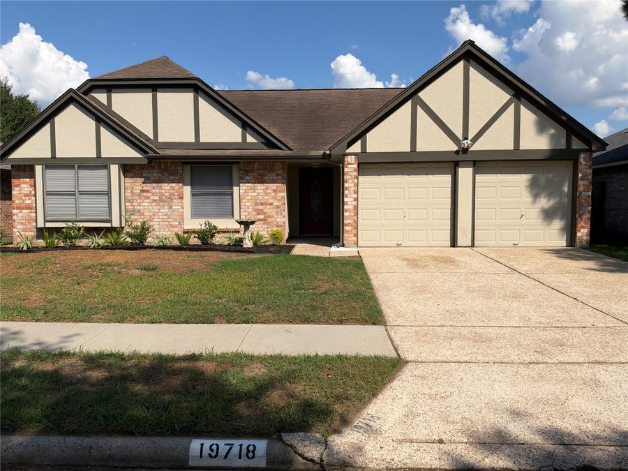 Property photo for 19718 Brentonridge Lane, Spring, TX
