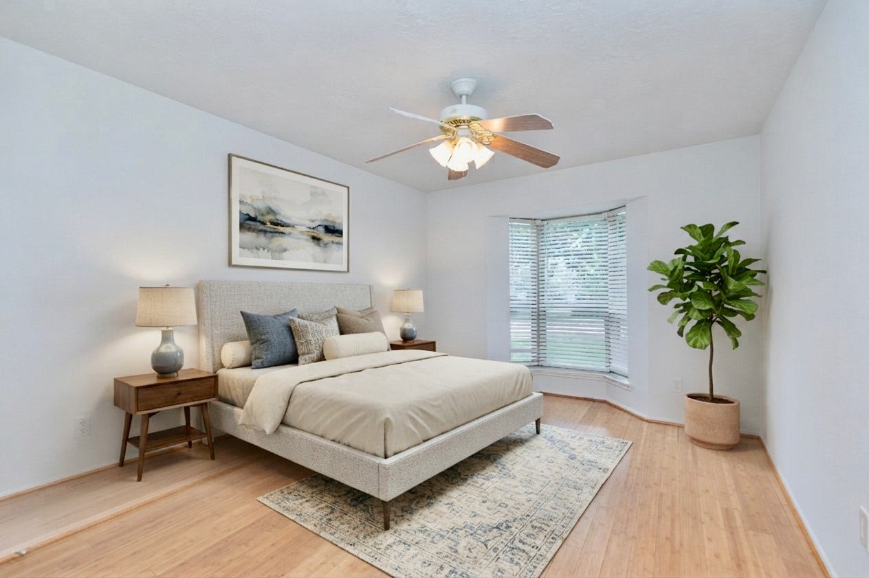 2711 Quail Valley East Drive, Missouri City, TX 77489 BRIGHT SECONDARY BEDROOM OFFERS A COMFORTABLE & VERSATILE SPACE.