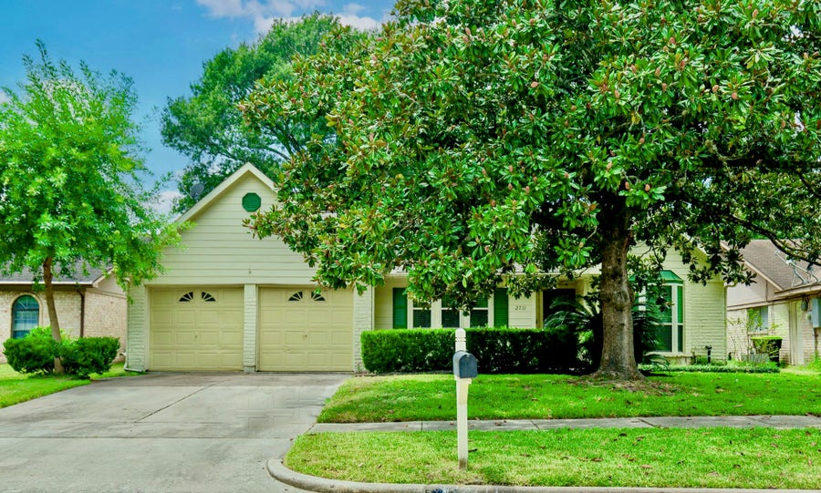 Property photo for 2711 Quail Valley East Drive, Missouri City, TX