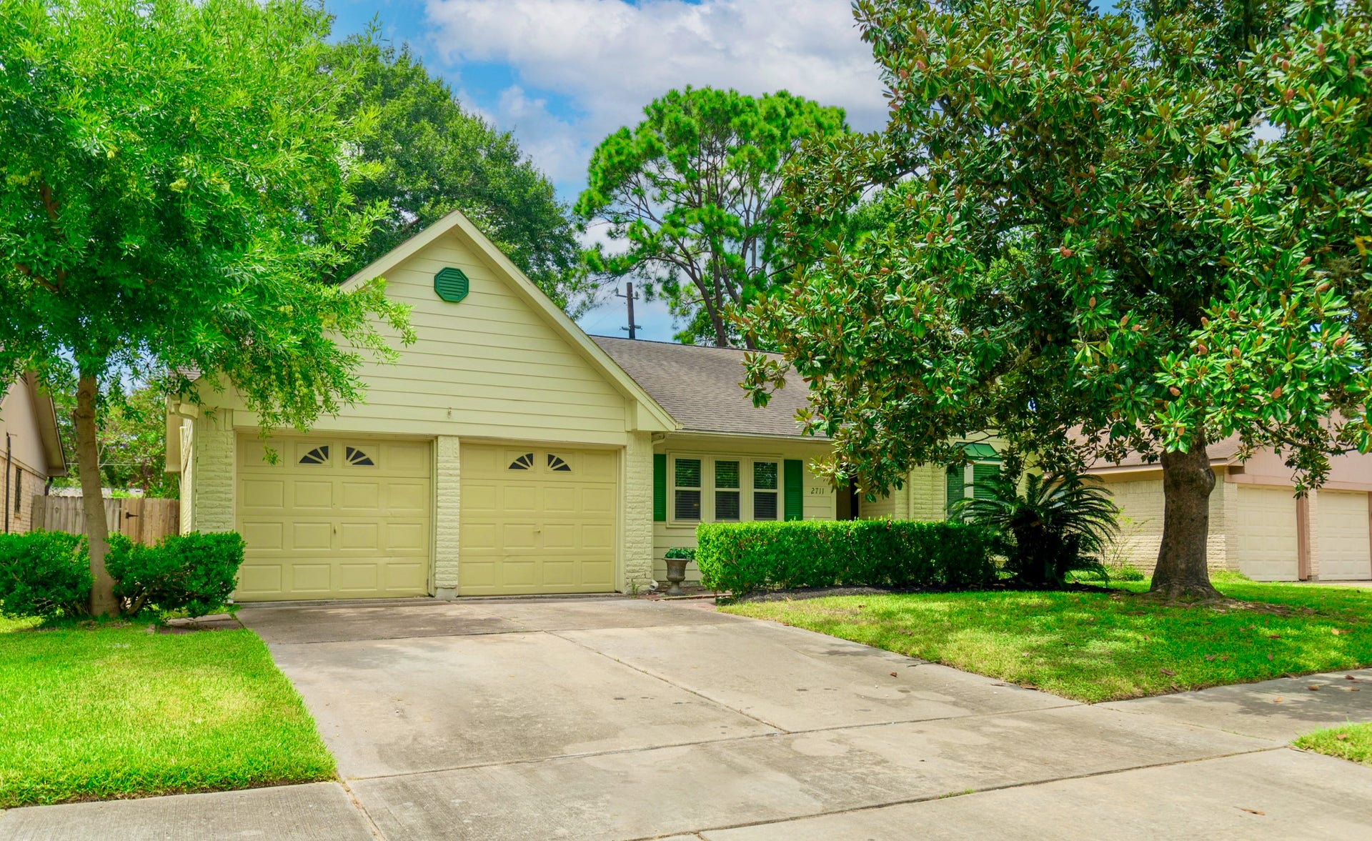 2711 Quail Valley East Drive, Missouri City, TX 77489 CURB APPEAL THAT GREETS YOU EVERYDAY!