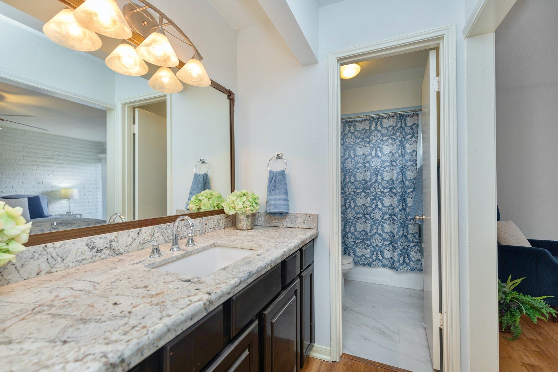 2711 Quail Valley East Drive, Missouri City, TX 77489 PRIMARY BATH W/ GENEROUS VANITY SPACE & A WALK-IN SHOWER.
