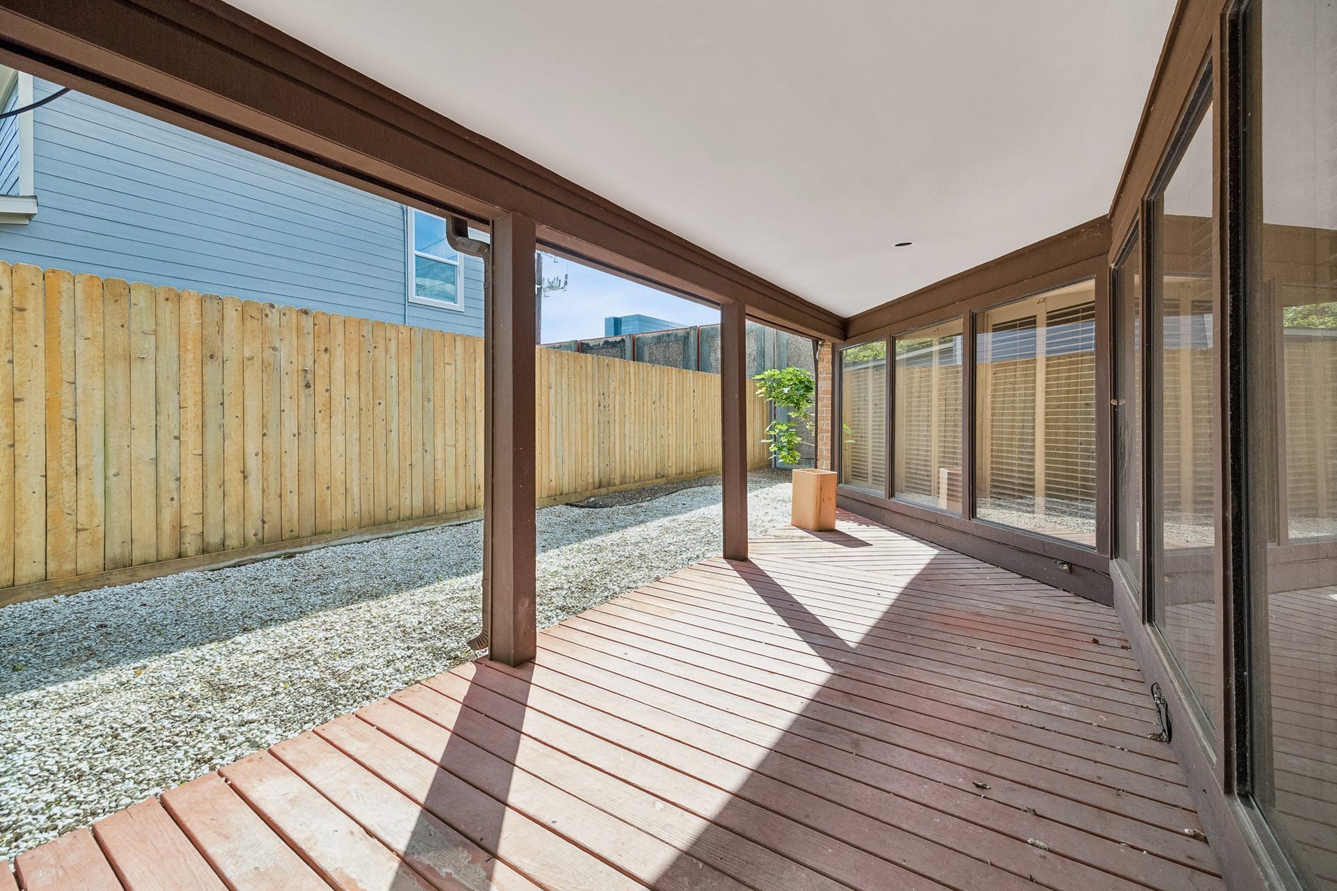 10327 Olympia Drive, Houston, TX 77042 Another covered patio off the family room.