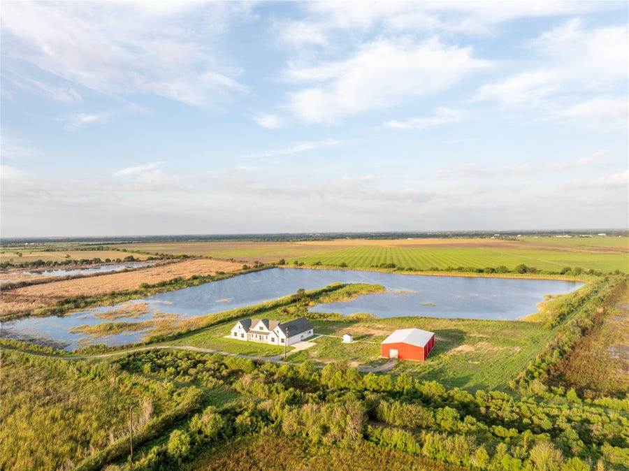 Property photo for 13458 County Road 210, Danbury, TX