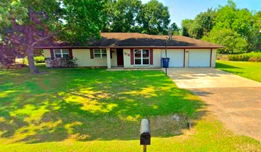 Property photo for 516 Dwyer Street, Angleton, TX