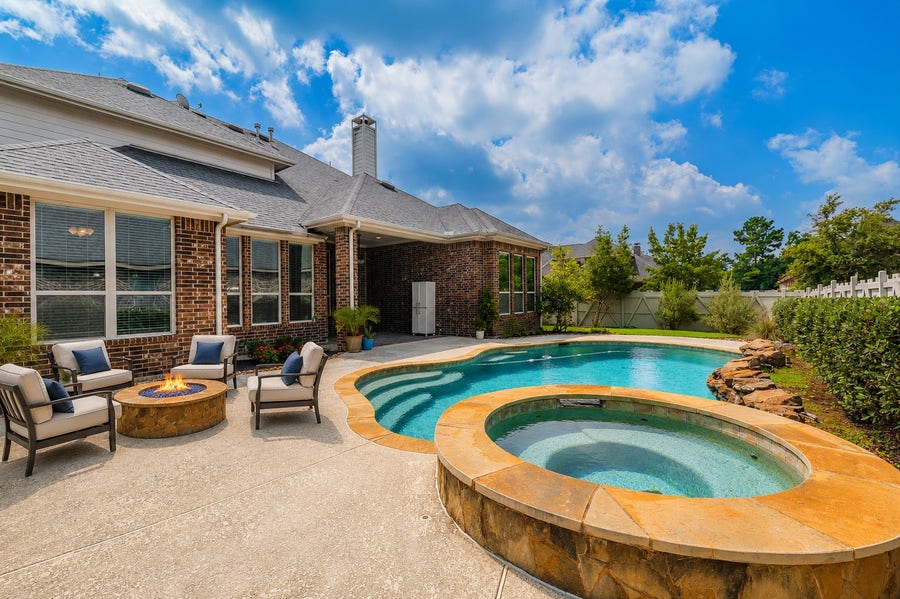 Property photo for 17136 Knoll Dale Trail, Conroe, TX